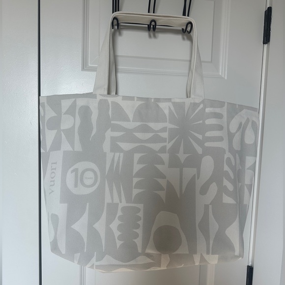 Extra large Vuori Canvas Tote - Picture 1 of 4
